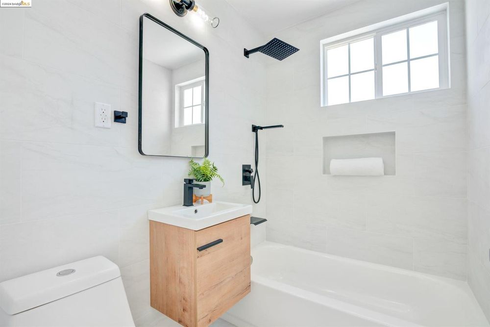 Bath with matte black fixtures