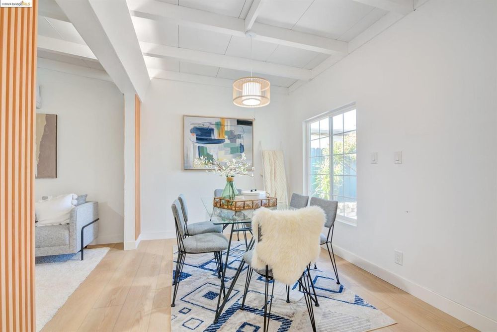 Dining nook with pendant light